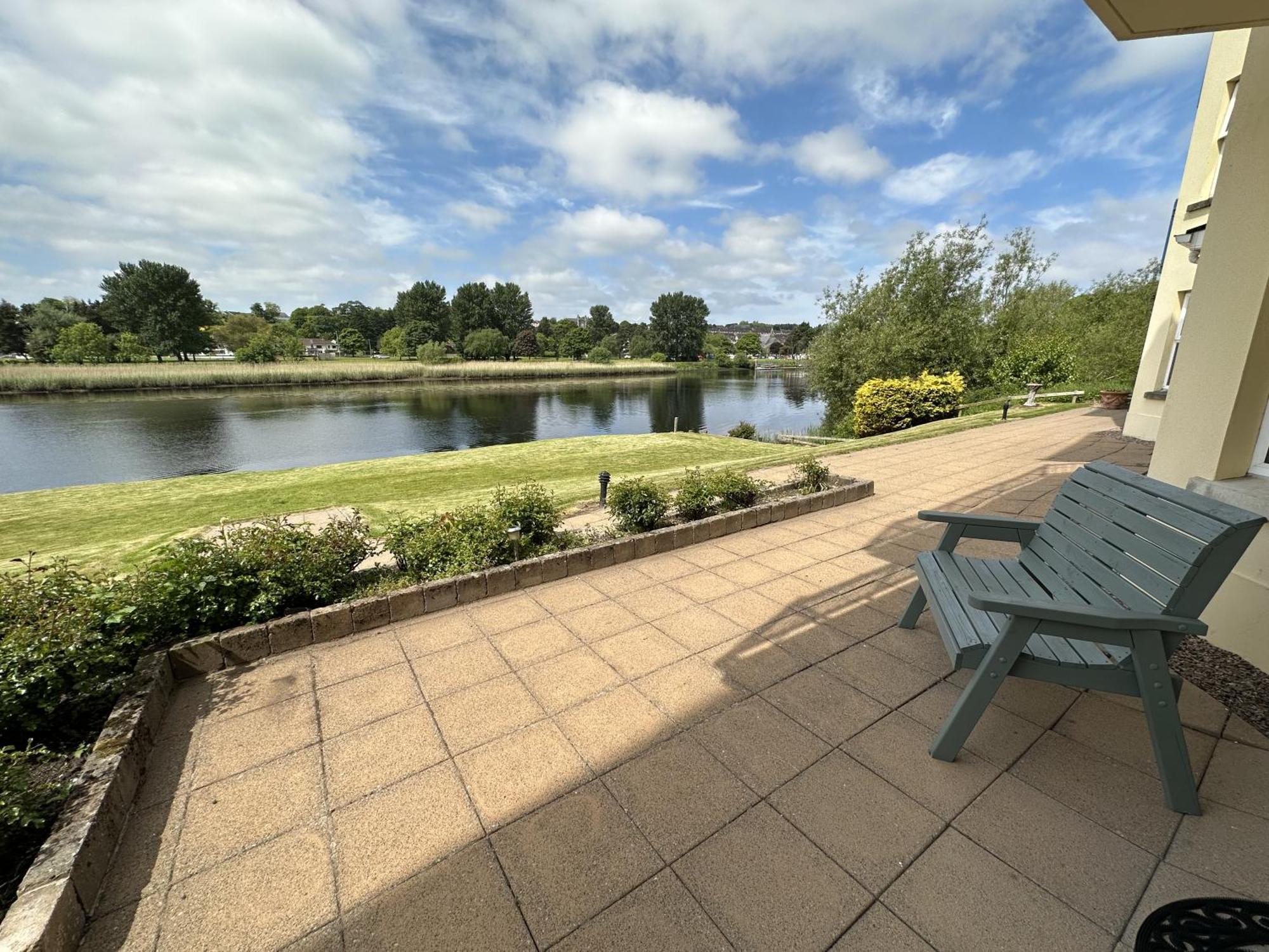 Coleraine Riverside Apartment Exterior foto